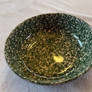 Gerald Henn green sponge ware bowl. Great condition. No chips or cracks.